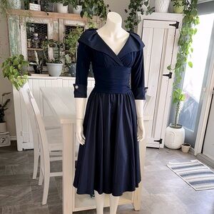 Eliza J Cuff Sleeve 50s Swing dress size 2, navy blue V Neck Ruched Waist